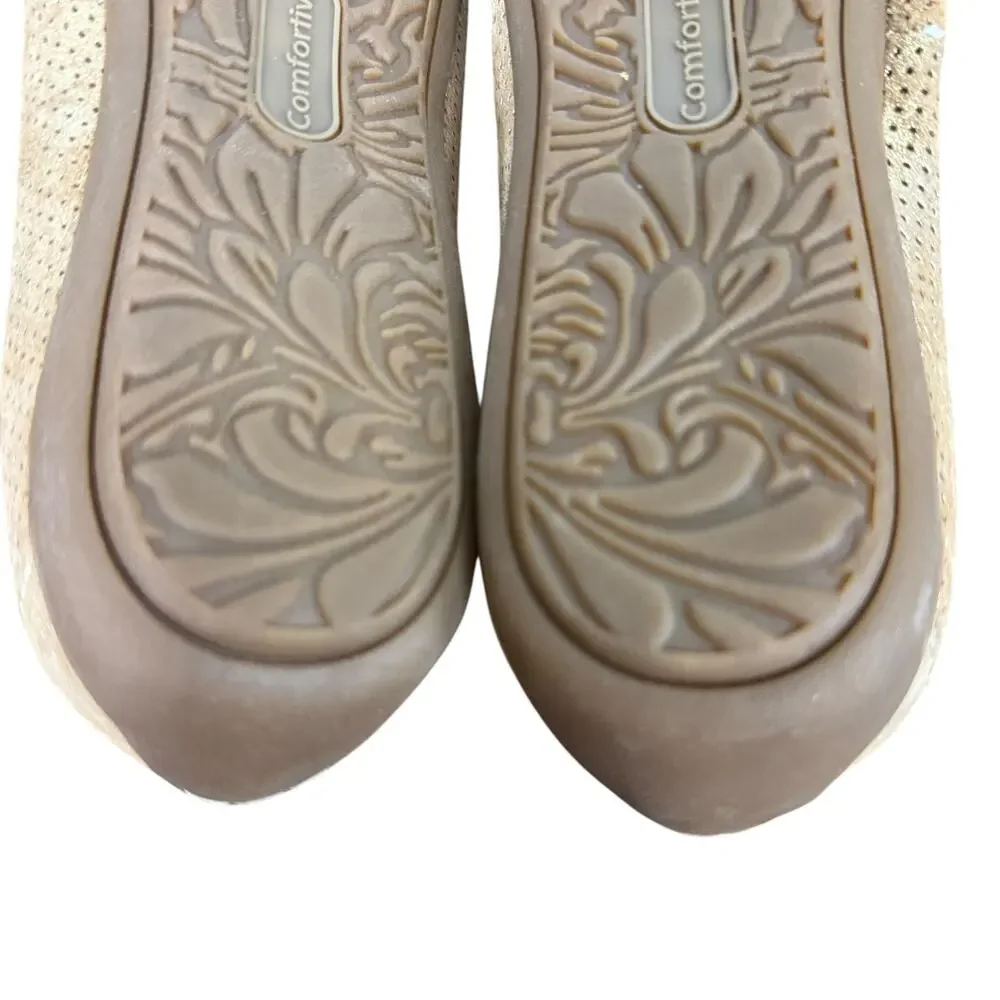 Comfortiva Gold Perforated Leather Slip On Flats Loafers Comfort Shoes sz 7 M